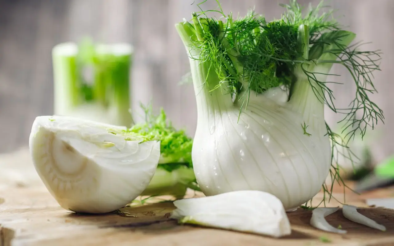 Perché il finocchio aiuta subito la regolarità dopo una cena abbondante