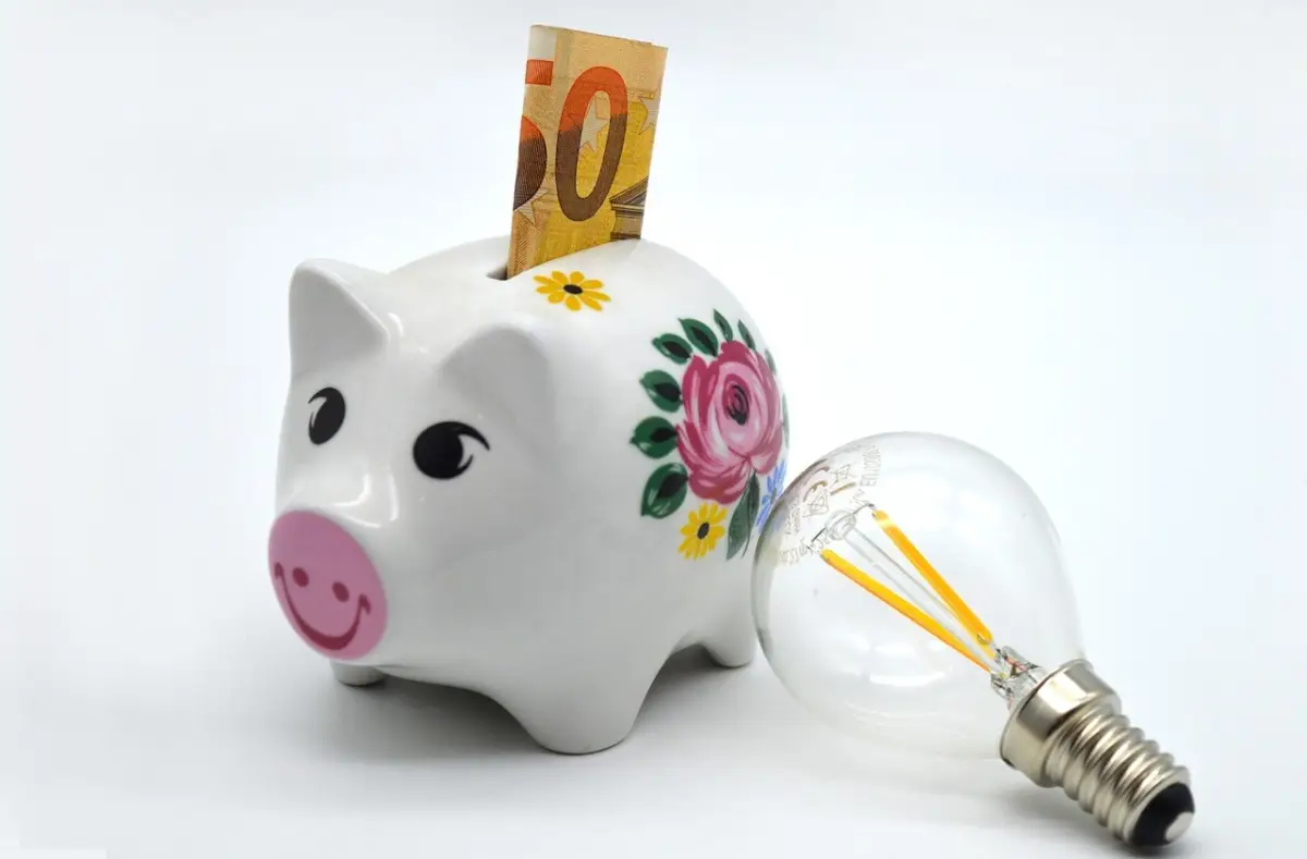 Confronta i titoli di risparmio a breve e lungo termine per pianificare il futuro Confronta i titoli di risparmio a breve e lungo termine per pianificare il futuro