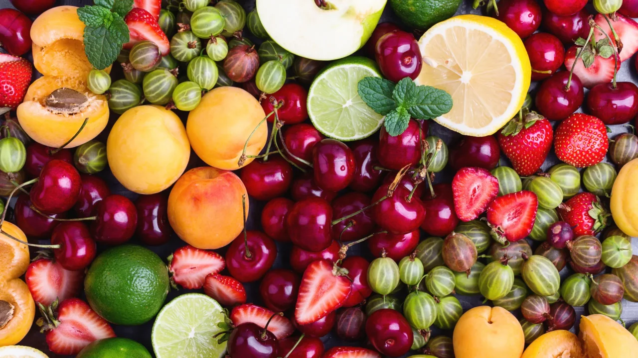 Prova questi frutti di stagione utili contro gonfiore e pesantezza dopo i pasti Prova questi frutti di stagione utili contro gonfiore e pesantezza dopo i pasti