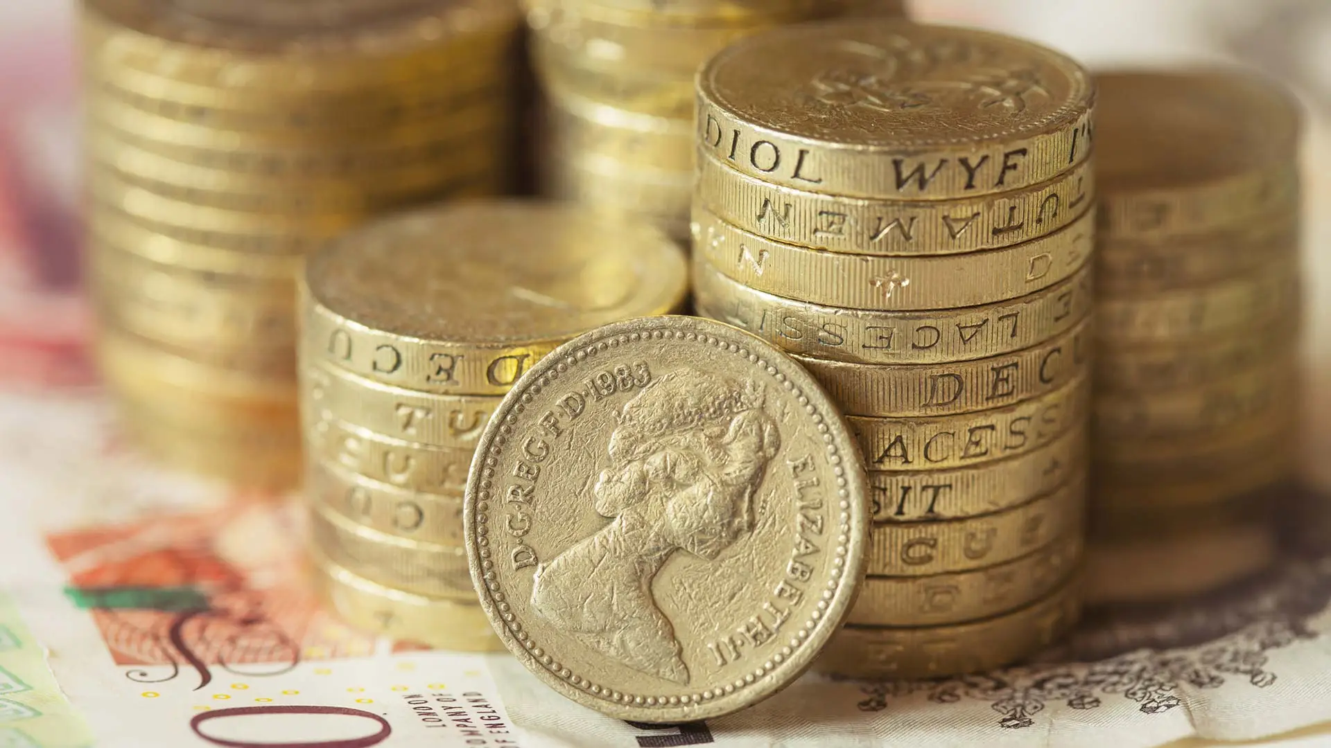 Sterline rare trovate nei vecchi portafogli: il valore aggiornato quest’anno