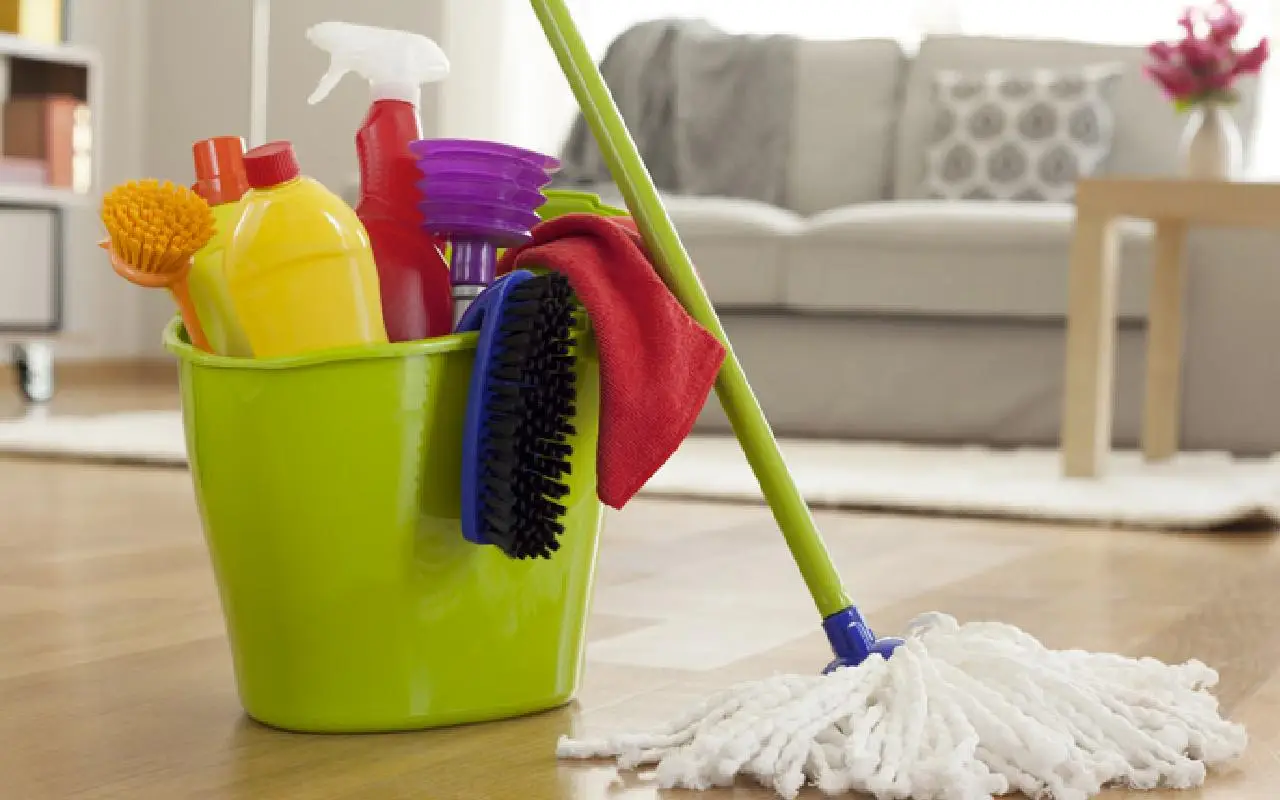 Pulizie domestiche: quanto si guadagna e cosa incide sul prezzo secondo le ultime tendenze