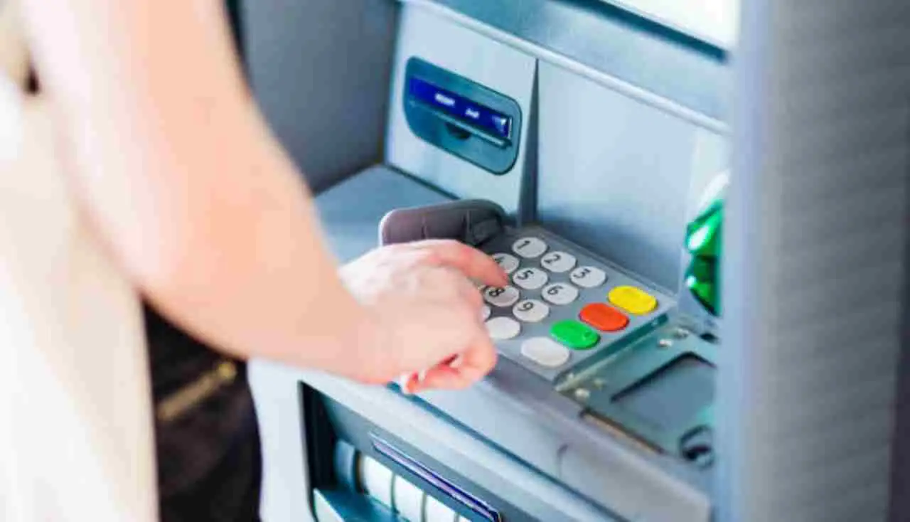 Come capire se una banca è sicura: segnali di rischio e cosa deve sapere chi ha un conto in Italia