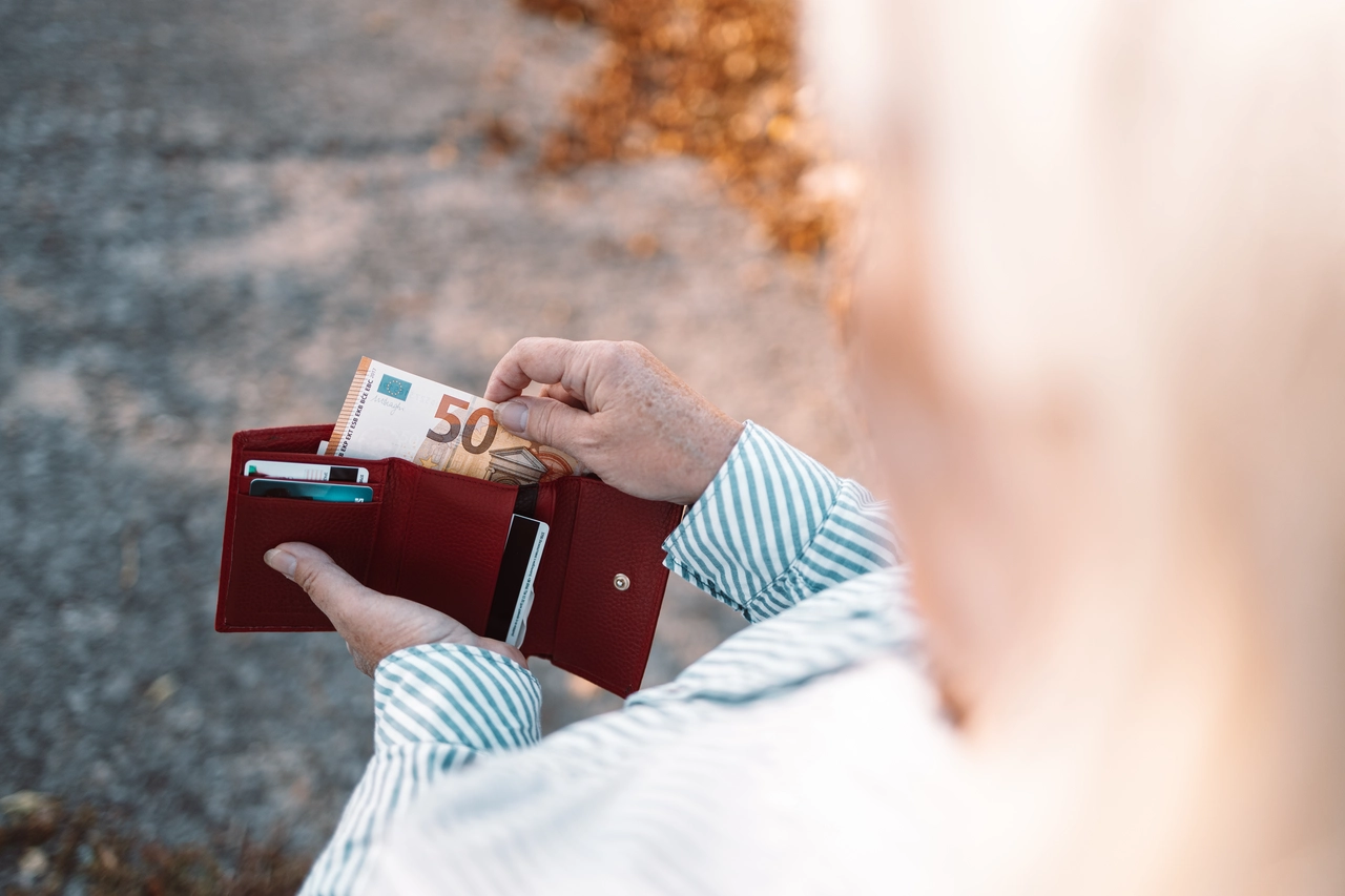 Pensioni: nuove regole sui pagamenti dell’assegno sociale, cosa sapere e come verificare Pensioni: nuove regole sui pagamenti dell’assegno sociale, cosa sapere e come verificare