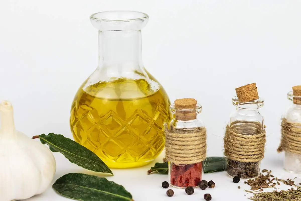 I rischi nascosti nell’olio aromatizzato: perché fa gonfiare la pancia? I rischi nascosti nell’olio aromatizzato: perché fa gonfiare la pancia?