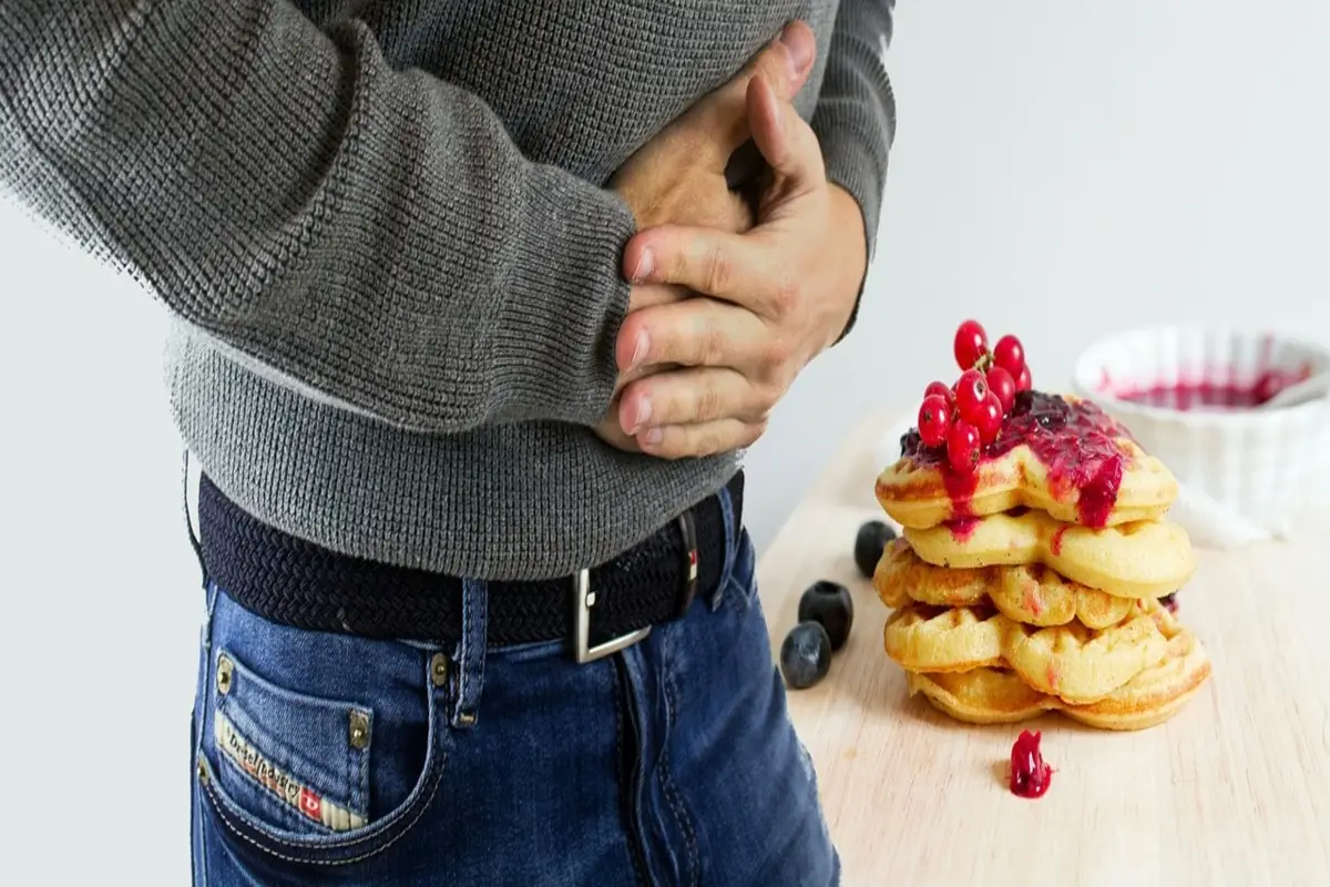 Pancia gonfia dopo i pasti: ecco gli insospettabili alimenti responsabili Pancia gonfia dopo i pasti: ecco gli insospettabili alimenti responsabili