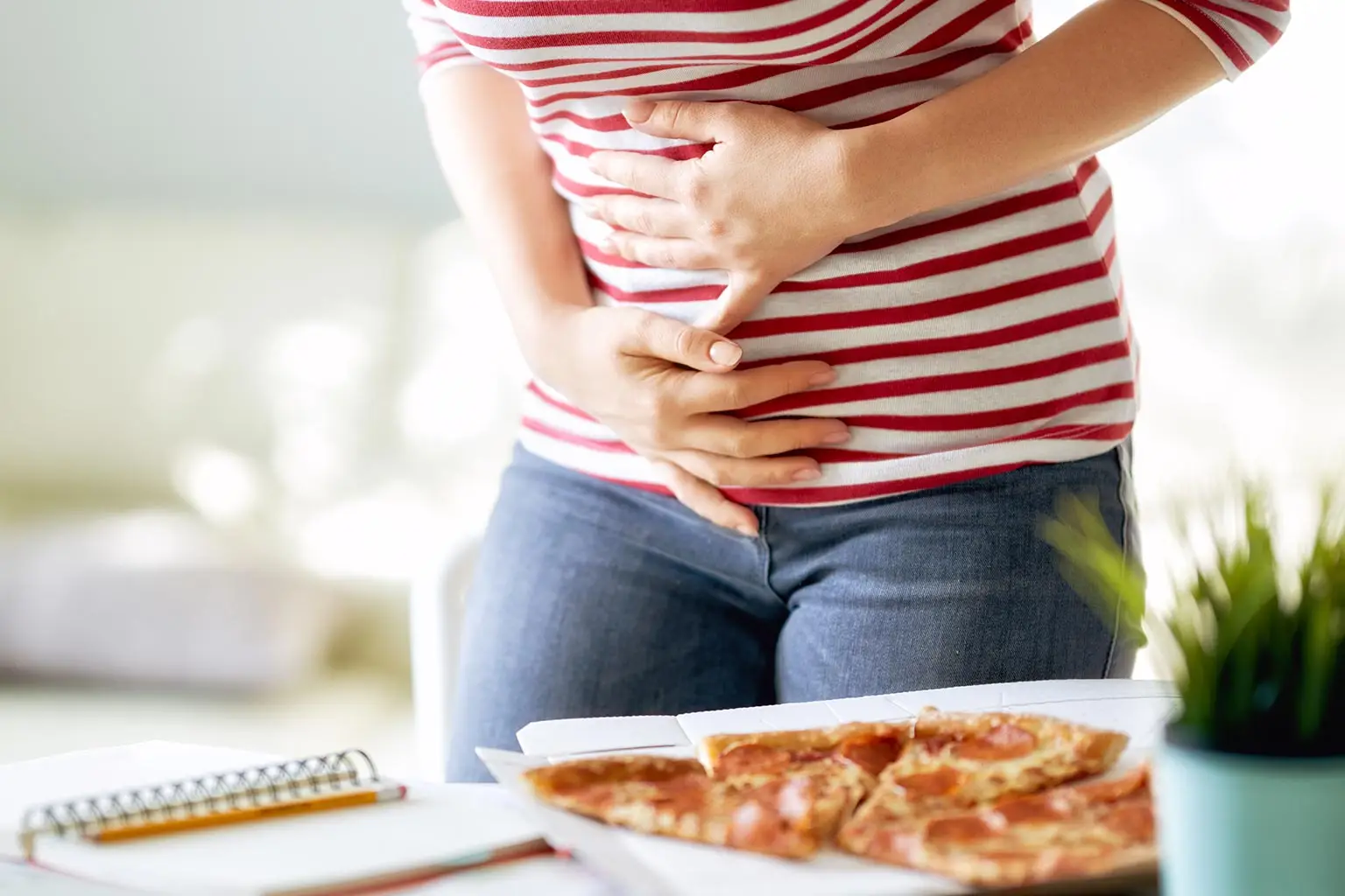 Pancia gonfia dopo i pasti: ecco gli insospettabili alimenti responsabili Pancia gonfia dopo i pasti: ecco gli insospettabili alimenti responsabili